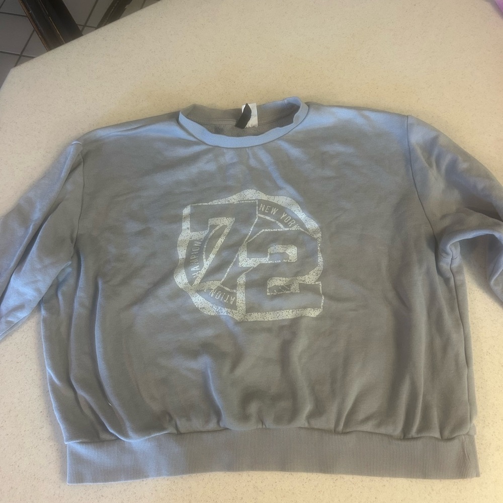H&M Gray Graphic Sweatshirt